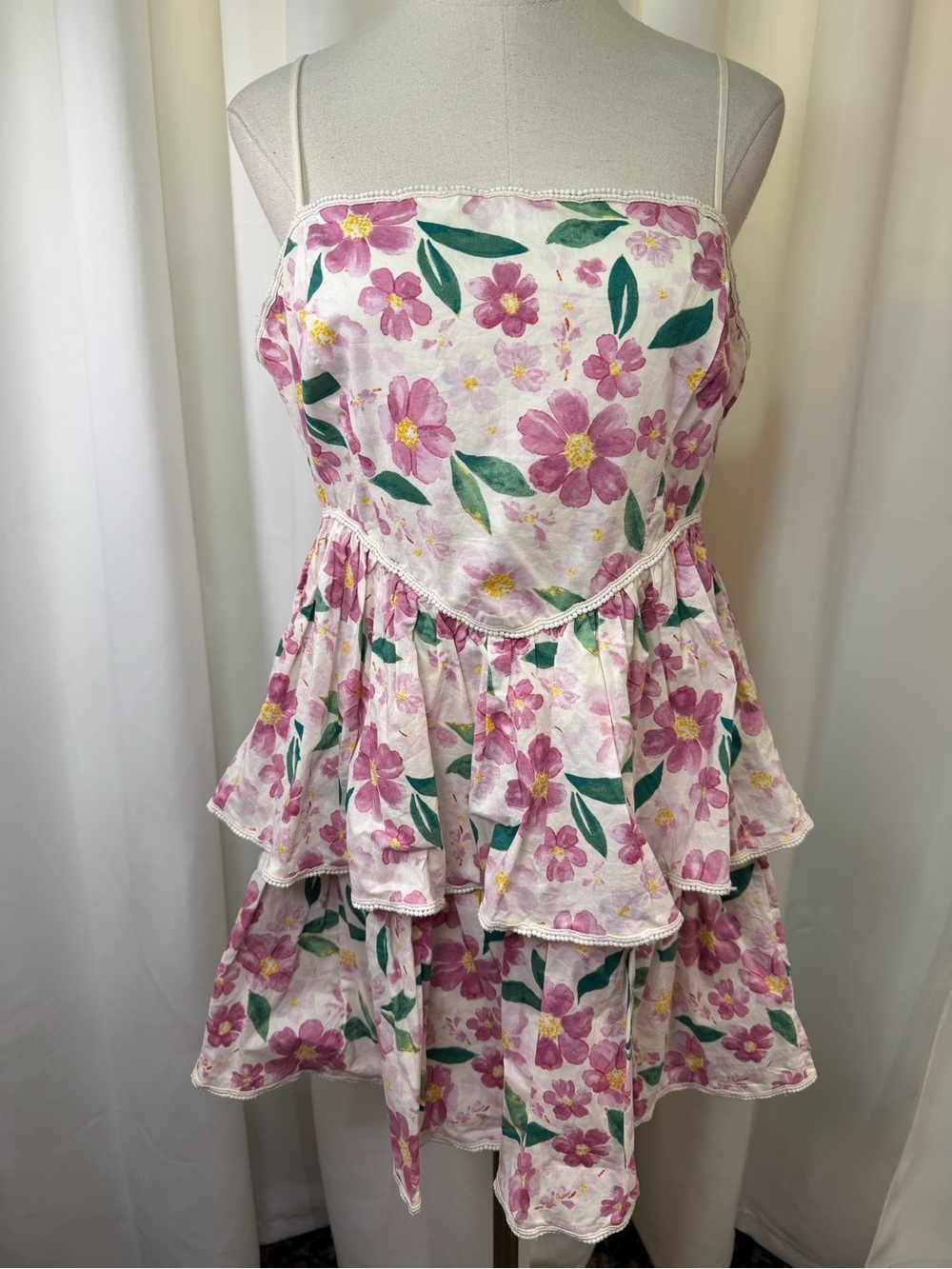 NWT Altar’d State Tiered Floral Print Mini Dress in Ivory & Pink Size Large